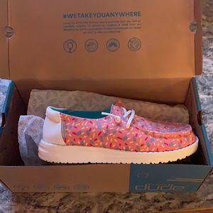 Hey Dude Youth Brand new